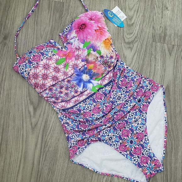 Women's Swimsuit Slimming Rutched One Piece Halter Soft Molded Cups Bulit In Bra - Picture 3 of 7